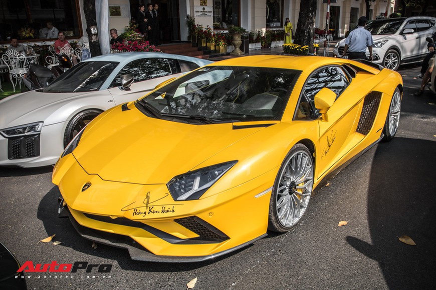 Đại gia Sài Gòn mang dàn siêu xe hàng trăm tỷ lên phố ngay sát Tết, Pagani Huayra và Acura NSX hàng độc xuất hiện - Ảnh 13. Đại gia Sài Gòn mang dàn siêu xe hàng trăm tỷ lên phố ngay sát Tết, Pagani Huayra và Acura NSX hàng độc xuất hiện - Ảnh 13.