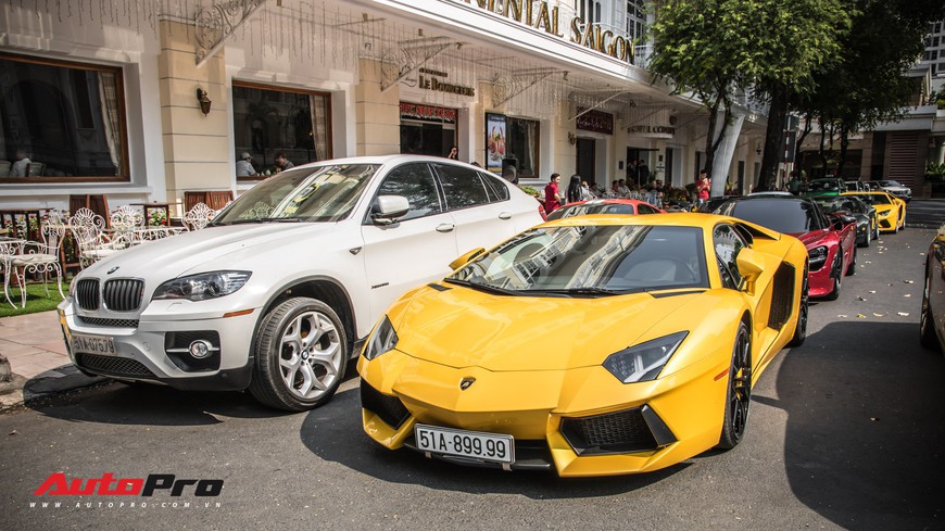 Đại gia Sài Gòn mang dàn siêu xe hàng trăm tỷ lên phố ngay sát Tết, Pagani Huayra và Acura NSX hàng độc xuất hiện - Ảnh 11. Đại gia Sài Gòn mang dàn siêu xe hàng trăm tỷ lên phố ngay sát Tết, Pagani Huayra và Acura NSX hàng độc xuất hiện - Ảnh 11.