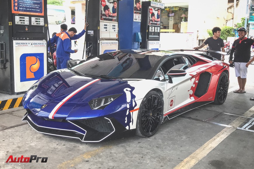 Hai đại gia tuổi Hợi chơi siêu xe khét tiếng nhất tại Việt Nam - Ảnh 7. Hai đại gia tuổi Hợi chơi siêu xe khét tiếng nhất tại Việt Nam - Ảnh 7.