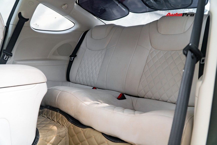 Lột xác từ trong ra ngoài, Hyundai Genesis độ kiểu Aston Martin rao bán chỉ hơn 500 triệu đồng - Ảnh 10. Lột xác từ trong ra ngoài, Hyundai Genesis độ kiểu Aston Martin rao bán chỉ hơn 500 triệu đồng - Ảnh 10.