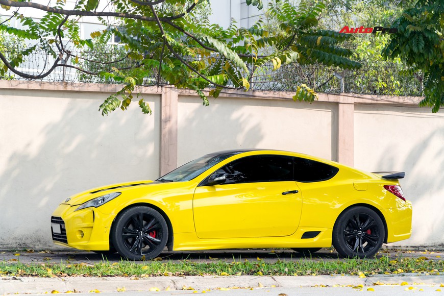 Lột xác từ trong ra ngoài, Hyundai Genesis độ kiểu Aston Martin rao bán chỉ hơn 500 triệu đồng - Ảnh 3. Lột xác từ trong ra ngoài, Hyundai Genesis độ kiểu Aston Martin rao bán chỉ hơn 500 triệu đồng - Ảnh 3.