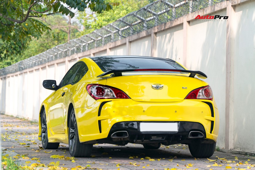 Lột xác từ trong ra ngoài, Hyundai Genesis độ kiểu Aston Martin rao bán chỉ hơn 500 triệu đồng - Ảnh 5. Lột xác từ trong ra ngoài, Hyundai Genesis độ kiểu Aston Martin rao bán chỉ hơn 500 triệu đồng - Ảnh 5.