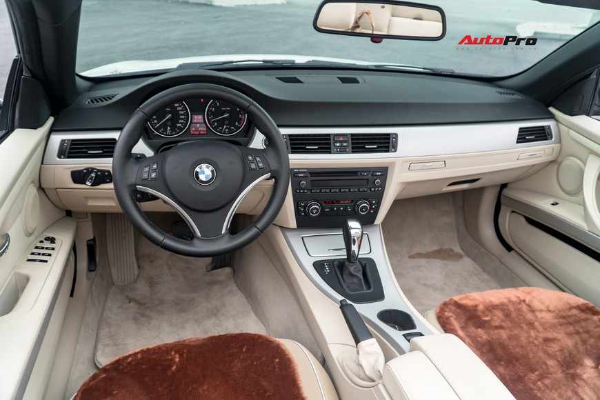 8 năm chỉ chạy 1 vạn km, đây là chiếc BMW 325i mui trần độc nhất vô nhị trên thị trường xe cũ - Ảnh 5. 8 năm chỉ chạy 1 vạn km, đây là chiếc BMW 325i mui trần độc nhất vô nhị trên thị trường xe cũ - Ảnh 5.