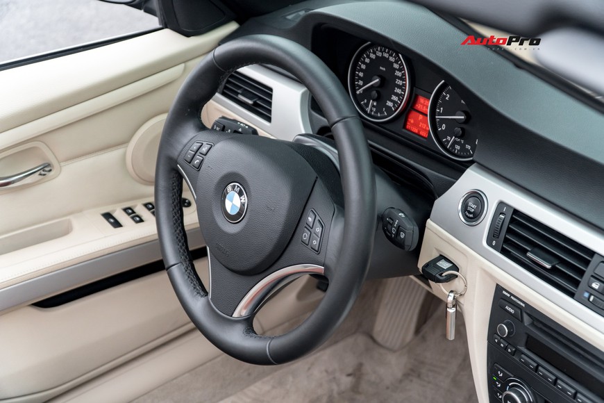 8 năm chỉ chạy 1 vạn km, đây là chiếc BMW 325i mui trần độc nhất vô nhị trên thị trường xe cũ - Ảnh 6. 8 năm chỉ chạy 1 vạn km, đây là chiếc BMW 325i mui trần độc nhất vô nhị trên thị trường xe cũ - Ảnh 6.
