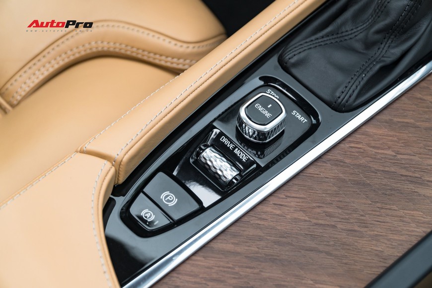 Volvo XC90 Inscription 2016 giá khoảng 3 tỷ đồng - Món hời cho đại gia Việt - Ảnh 13. Volvo XC90 Inscription 2016 giá khoảng 3 tỷ đồng - Món hời cho đại gia Việt - Ảnh 13.