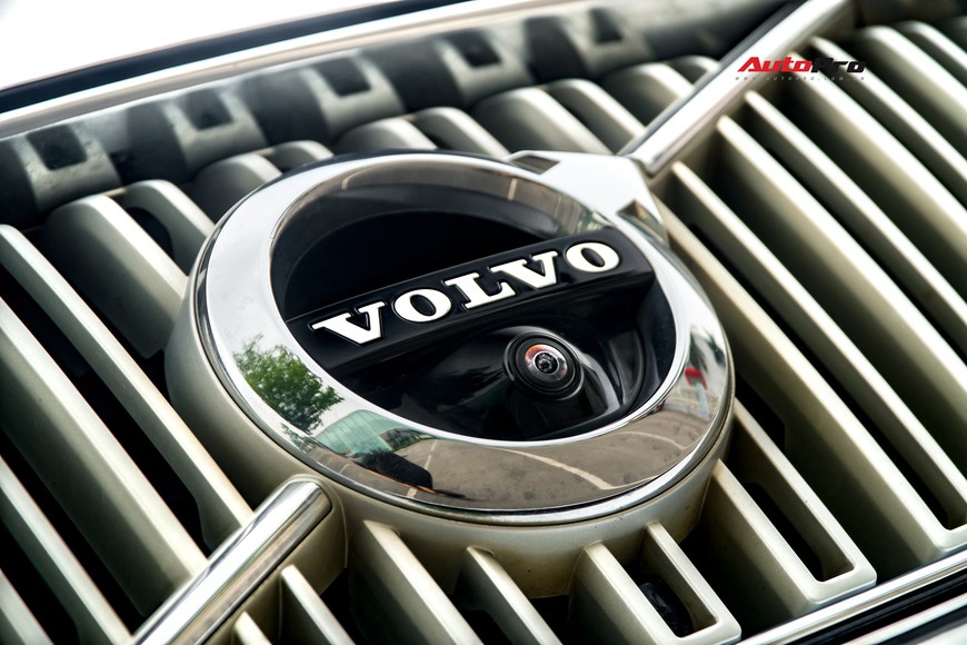 Volvo XC90 Inscription 2016 giá khoảng 3 tỷ đồng - Món hời cho đại gia Việt - Ảnh 4. Volvo XC90 Inscription 2016 giá khoảng 3 tỷ đồng - Món hời cho đại gia Việt - Ảnh 4.