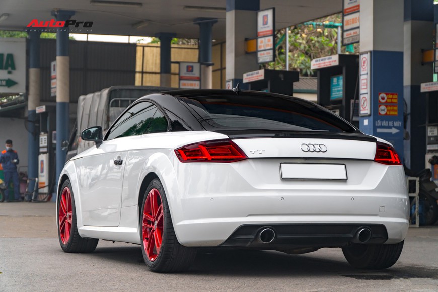 4 năm tuổi, Audi TT vẫn giữ giá hơn 1,7 tỷ đồng - Ảnh 5. 4 năm tuổi, Audi TT vẫn giữ giá hơn 1,7 tỷ đồng - Ảnh 5.