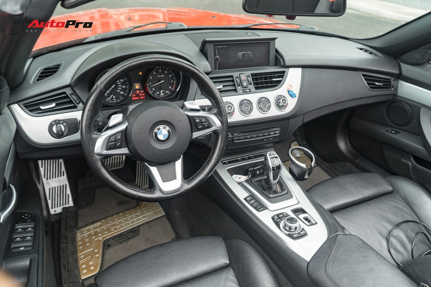 Bán BMW Z4 9 năm tuổi giá gần 1,3 tỷ đồng, chủ showroom tuyên bố: Không bớt cho bất kì ai - Ảnh 11. Bán BMW Z4 9 năm tuổi giá gần 1,3 tỷ đồng, chủ showroom tuyên bố: Không bớt cho bất kì ai - Ảnh 11.