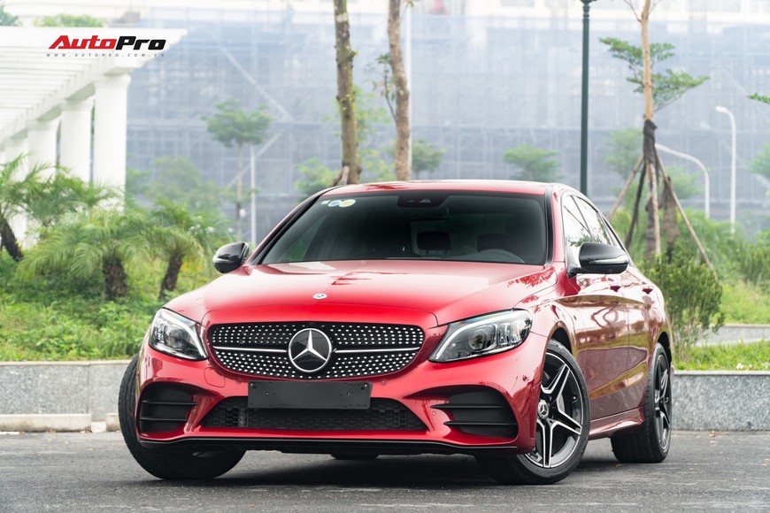 Mới đi 1.000km và bốc biển 10 ngày, đại gia Hà Nội bán lại Mercedes-Benz C300 AMG 2019 với mức giá bất ngờ - Ảnh 13. Mới đi 1.000km và bốc biển 10 ngày, đại gia Hà Nội bán lại Mercedes-Benz C300 AMG 2019 với mức giá bất ngờ - Ảnh 13.