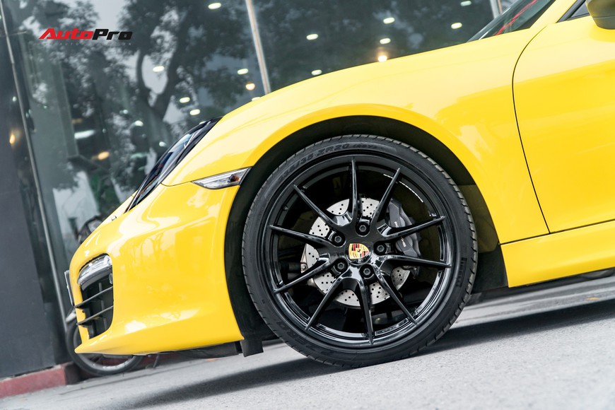Porsche Boxster mới đi hơn 11.000 km rao bán giá 3,25 tỷ đồng tại Hà Nội - Ảnh 2. Porsche Boxster mới đi hơn 11.000 km rao bán giá 3,25 tỷ đồng tại Hà Nội - Ảnh 2.