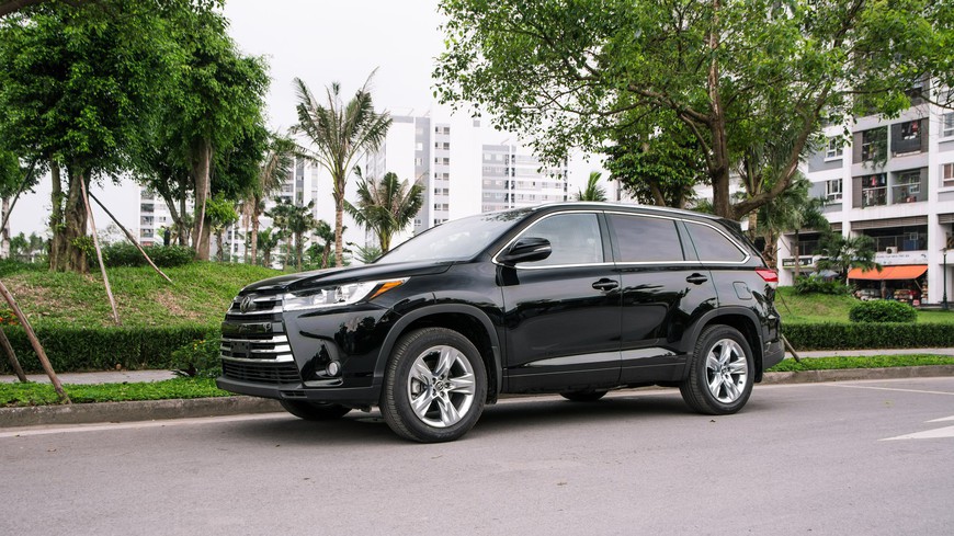 Toyota Highlander Limited 2019 đầu tiên giá hơn 4 tỷ đồng về Việt Nam: Động cơ V6, nhập khẩu Mỹ