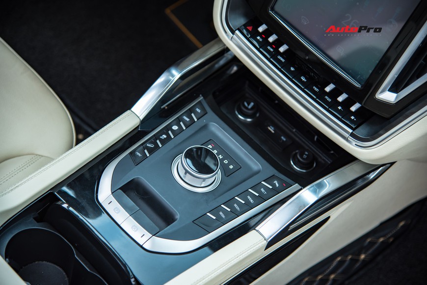 Trải nghiệm nhanh Zotye Z8 - SUV Trung Quốc gây tranh cãi tại Việt Nam - Ảnh 10. Trải nghiệm nhanh Zotye Z8 - SUV Trung Quốc gây tranh cãi tại Việt Nam - Ảnh 10.