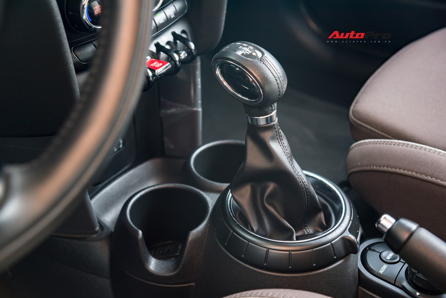 Trải nghiệm nhanh MINI Cooper 2017: Bỏ tiền tỷ mua niềm vui sau vô-lăng - Ảnh 9. Trải nghiệm nhanh MINI Cooper 2017: Bỏ tiền tỷ mua niềm vui sau vô-lăng - Ảnh 9.