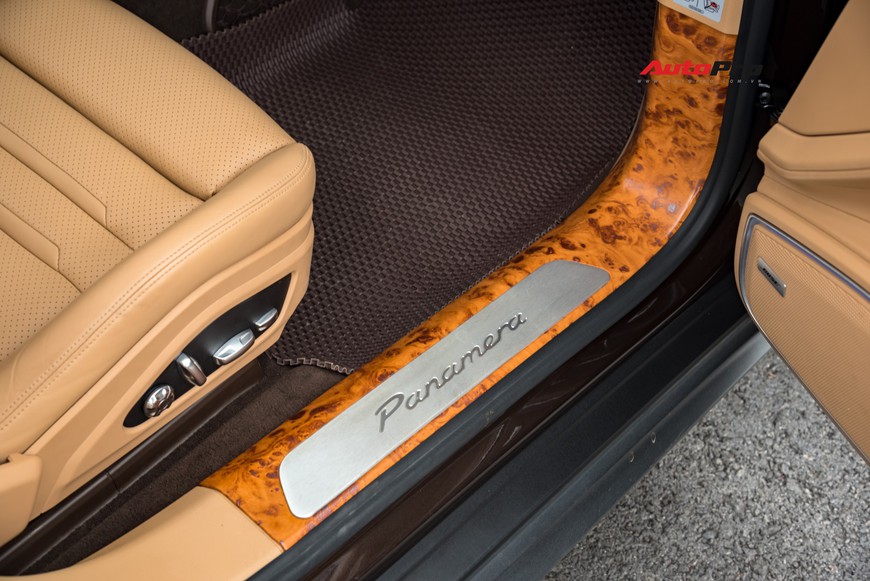 Bán Porsche Panamera sau 23.000 km, đại gia Việt vẫn dư tiền sắm SUV Cayenne - Ảnh 8. Bán Porsche Panamera sau 23.000 km, đại gia Việt vẫn dư tiền sắm SUV Cayenne - Ảnh 8.