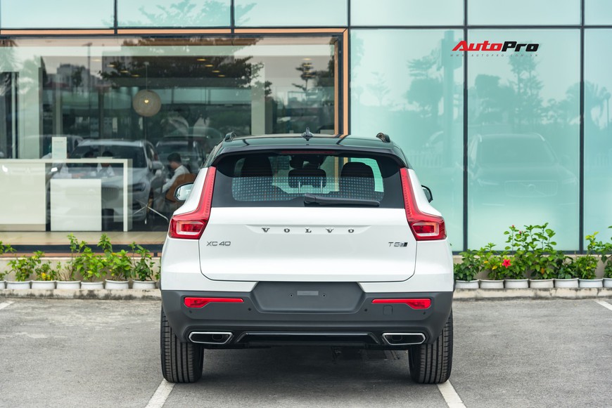 Đánh giá nhanh Volvo XC40 giá 1,75 tỷ đồng: Lật mở nhiều bất ngờ sau mẫu SUV tưởng nhỏ con và chỉ dành cho đô thị - Ảnh 8. Đánh giá nhanh Volvo XC40 giá 1,75 tỷ đồng: Lật mở nhiều bất ngờ sau mẫu SUV tưởng nhỏ con và chỉ dành cho đô thị - Ảnh 8.