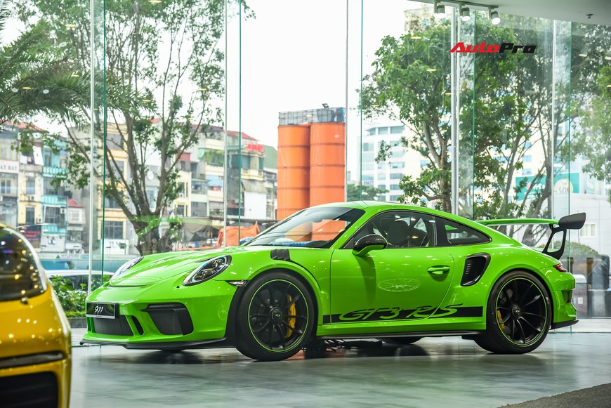 Bóc tách gói trang bị 1,7 tỷ đồng trên Porsche 911 GT3 RS Lizard Green độc nhất Việt Nam - Ảnh 3. Bóc tách gói trang bị 1,7 tỷ đồng trên Porsche 911 GT3 RS Lizard Green độc nhất Việt Nam - Ảnh 3.