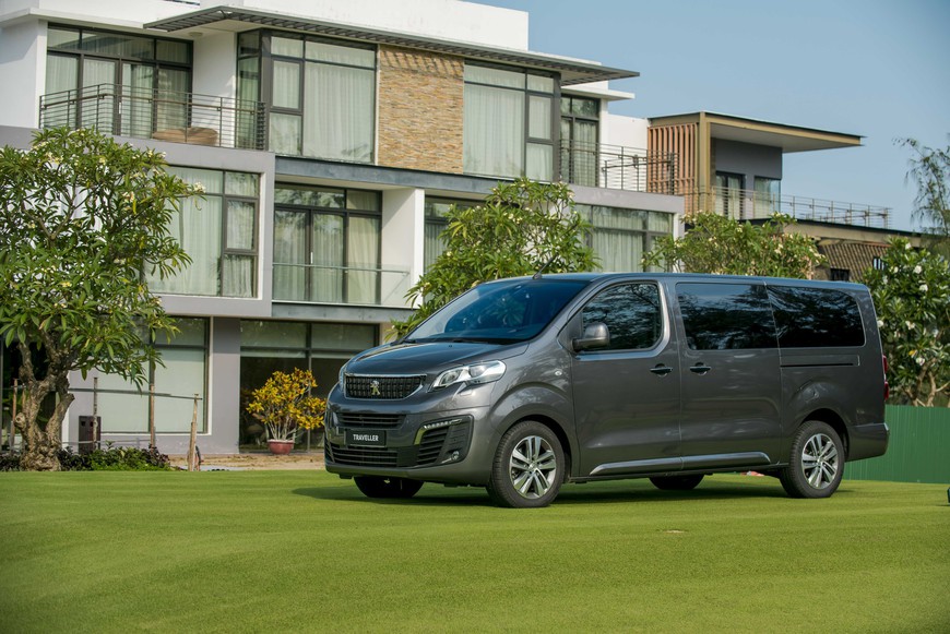 Khám phá chi tiết Peugeot Traveller Premium giá gần 2,25 tỷ đồng - MPV hạng sang cho thương gia - Ảnh 1. Khám phá chi tiết Peugeot Traveller Premium giá gần 2,25 tỷ đồng - MPV hạng sang cho thương gia - Ảnh 1.