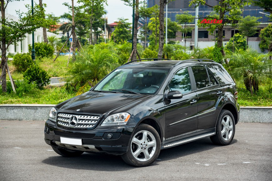 Trải nghiệm nhanh SUV Mercedes-Benz 11 tuổi giá 700 triệu - Thú chơi cho người không quan trọng hình thức - Ảnh 1. Trải nghiệm nhanh SUV Mercedes-Benz 11 tuổi giá 700 triệu - Thú chơi cho người không quan trọng hình thức - Ảnh 1.