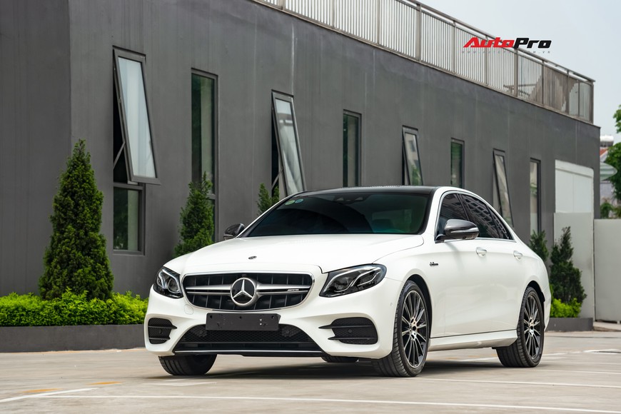 Đại gia Hà Nội bán Mercedes-Benz E300 AMG 2 năm tuổi chỉ lỗ 200 triệu là nhờ vào bí quyết này - Ảnh 13. Đại gia Hà Nội bán Mercedes-Benz E300 AMG 2 năm tuổi chỉ lỗ 200 triệu là nhờ vào bí quyết này - Ảnh 13.