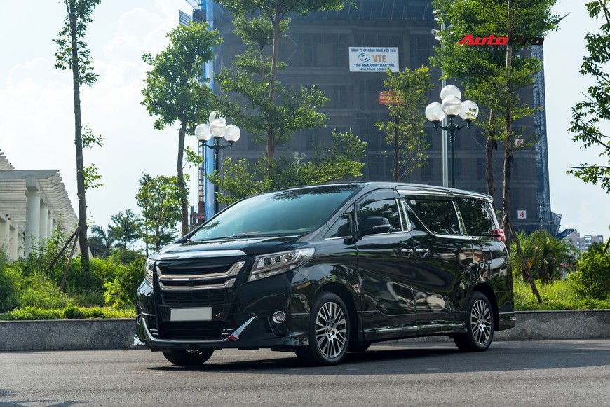 Chạy 8.000 km, Toyota Alphard độ khủng bán lại chỉ thua giá mua mới 38 triệu đồng - Ảnh 3. Chạy 8.000 km, Toyota Alphard độ khủng bán lại chỉ thua giá mua mới 38 triệu đồng - Ảnh 3.