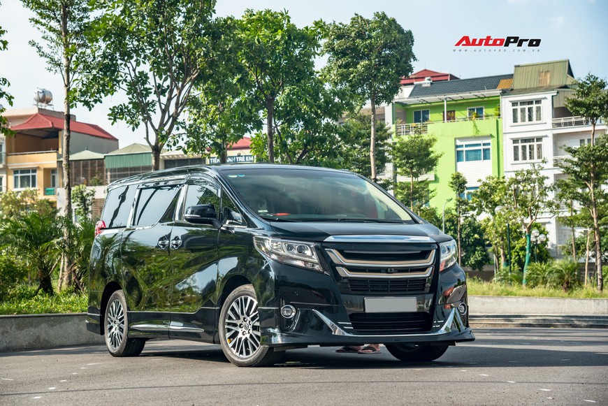 Chạy 8.000 km, Toyota Alphard độ khủng bán lại chỉ thua giá mua mới 38 triệu đồng - Ảnh 1. Chạy 8.000 km, Toyota Alphard độ khủng bán lại chỉ thua giá mua mới 38 triệu đồng - Ảnh 1.