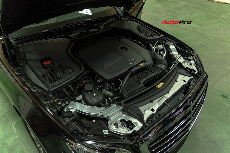 Đánh giá nhanh Mercedes-Benz E-Class 2019: Đe doạ cả BMW 3-Series mới sắp về Việt Nam - Ảnh 17. Đánh giá nhanh Mercedes-Benz E-Class 2019: Đe doạ cả BMW 3-Series mới sắp về Việt Nam - Ảnh 17.