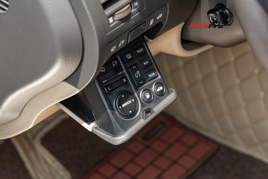 Qua thời đỉnh cao, Lexus GS 350 bán lại chỉ hơn 700 triệu đồng - Ảnh 7. Qua thời đỉnh cao, Lexus GS 350 bán lại chỉ hơn 700 triệu đồng - Ảnh 7.