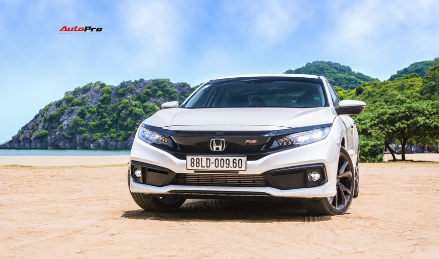 Đánh giá Honda Civic RS 2019 - Lựa chọn cần cả con tim và lý trí - Ảnh 2. Đánh giá Honda Civic RS 2019 - Lựa chọn cần cả con tim và lý trí - Ảnh 2.