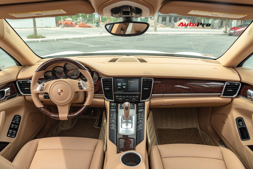 6 năm tuổi, Porsche Panamera hạ giá còn hơn 2 tỷ đồng, rẻ ngang Mercedes-Benz E-Class vừa ra mắt - Ảnh 5. 6 năm tuổi, Porsche Panamera hạ giá còn hơn 2 tỷ đồng, rẻ ngang Mercedes-Benz E-Class vừa ra mắt - Ảnh 5.