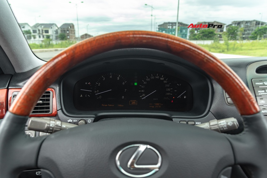 Lexus LS430 13 năm tuổi: Thừa sang trọng dù giá chỉ 650 triệu đồng - Ảnh 11.