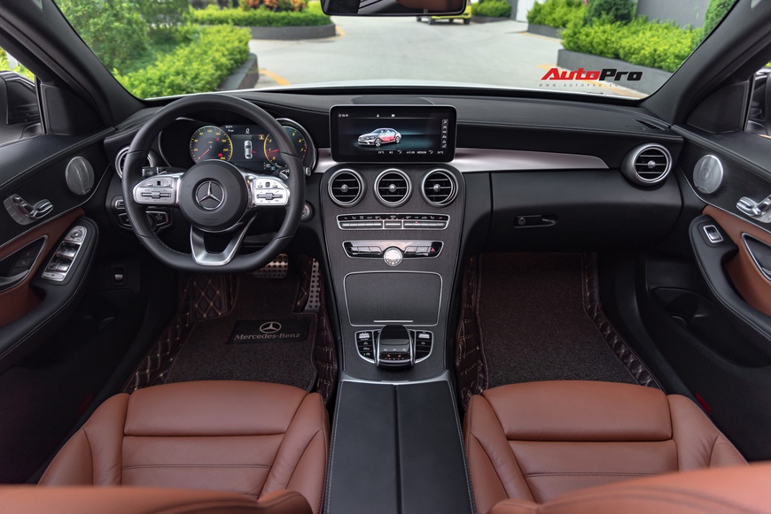 Đại gia Quảng Ninh bán Mercedes-Benz C300 AMG 2019 chỉ sau 6 tháng đăng kí với giá bất ngờ - Ảnh 5. Đại gia Quảng Ninh bán Mercedes-Benz C300 AMG 2019 chỉ sau 6 tháng đăng kí với giá bất ngờ - Ảnh 5.