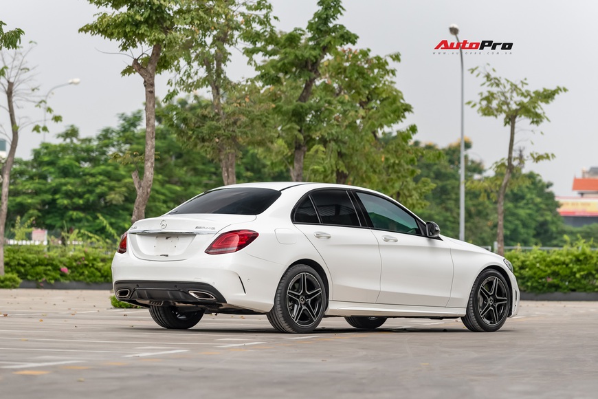 Đại gia Quảng Ninh bán Mercedes-Benz C300 AMG 2019 chỉ sau 6 tháng đăng kí với giá bất ngờ - Ảnh 4. Đại gia Quảng Ninh bán Mercedes-Benz C300 AMG 2019 chỉ sau 6 tháng đăng kí với giá bất ngờ - Ảnh 4.