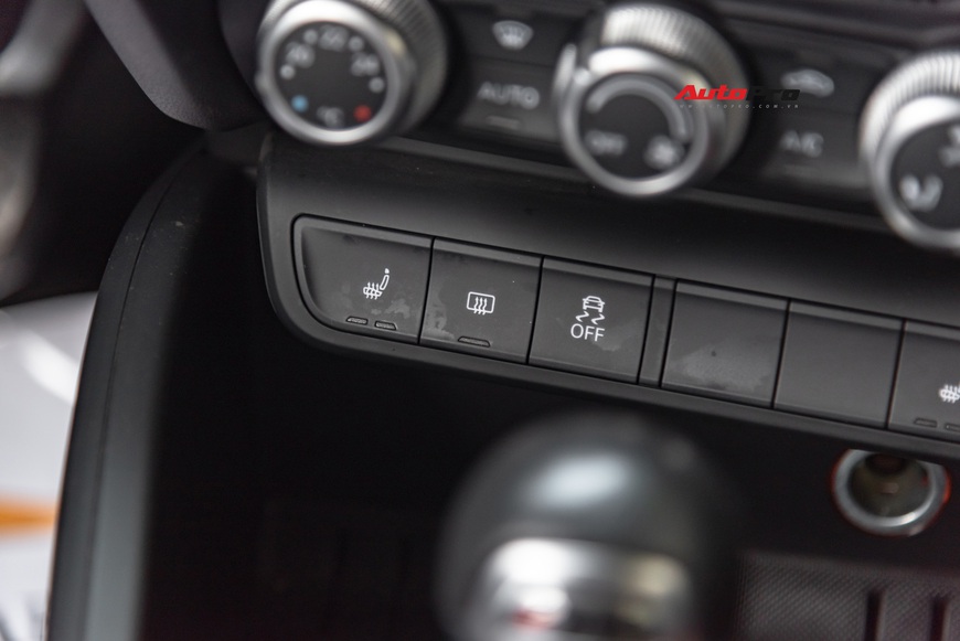 Cảm nhận nhanh Audi A1 S-line 2016: Có gì sau mức giá ngang ngửa Toyota Altis? - Ảnh 6. Cảm nhận nhanh Audi A1 S-line 2016: Có gì sau mức giá ngang ngửa Toyota Altis? - Ảnh 6.
