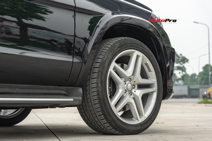 Cảm nhận nhanh Mercedes-Benz GL 500 hơn 3 tỷ đồng: Còn quá mới sau 4 năm tuổi và 40.000 km - Ảnh 4. Cảm nhận nhanh Mercedes-Benz GL 500 hơn 3 tỷ đồng: Còn quá mới sau 4 năm tuổi và 40.000 km - Ảnh 4.