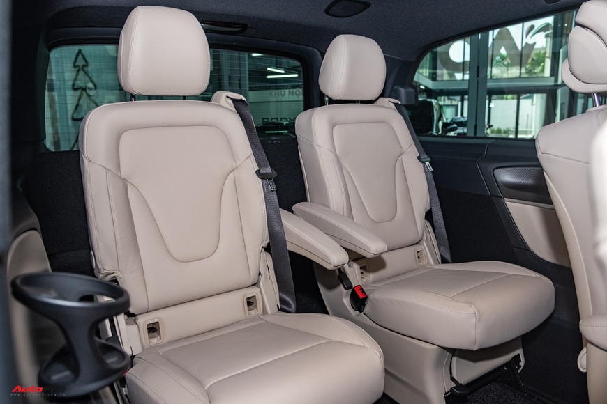 Đánh giá nhanh Mercedes-Benz V 250 AMG: Hơn 3 tỷ đổi đẳng cấp thương gia cho người Việt - Ảnh 14. Đánh giá nhanh Mercedes-Benz V 250 AMG: Hơn 3 tỷ đổi đẳng cấp thương gia cho người Việt - Ảnh 14.
