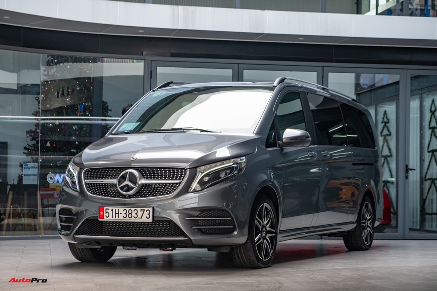 Đánh giá nhanh Mercedes-Benz V 250 AMG: Hơn 3 tỷ đổi đẳng cấp thương gia cho người Việt - Ảnh 2. Đánh giá nhanh Mercedes-Benz V 250 AMG: Hơn 3 tỷ đổi đẳng cấp thương gia cho người Việt - Ảnh 2.