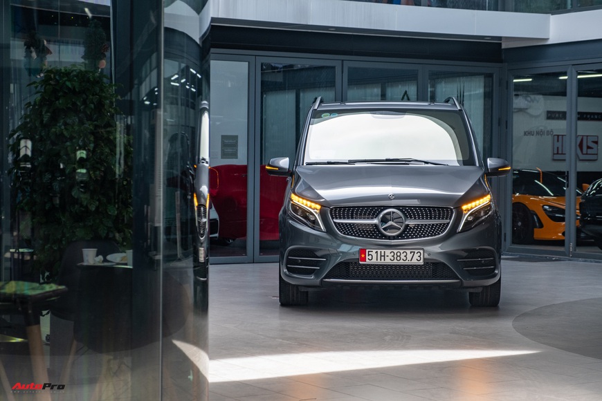 Đánh giá nhanh Mercedes-Benz V 250 AMG: Hơn 3 tỷ đổi đẳng cấp thương gia cho người Việt - Ảnh 11. Đánh giá nhanh Mercedes-Benz V 250 AMG: Hơn 3 tỷ đổi đẳng cấp thương gia cho người Việt - Ảnh 11.