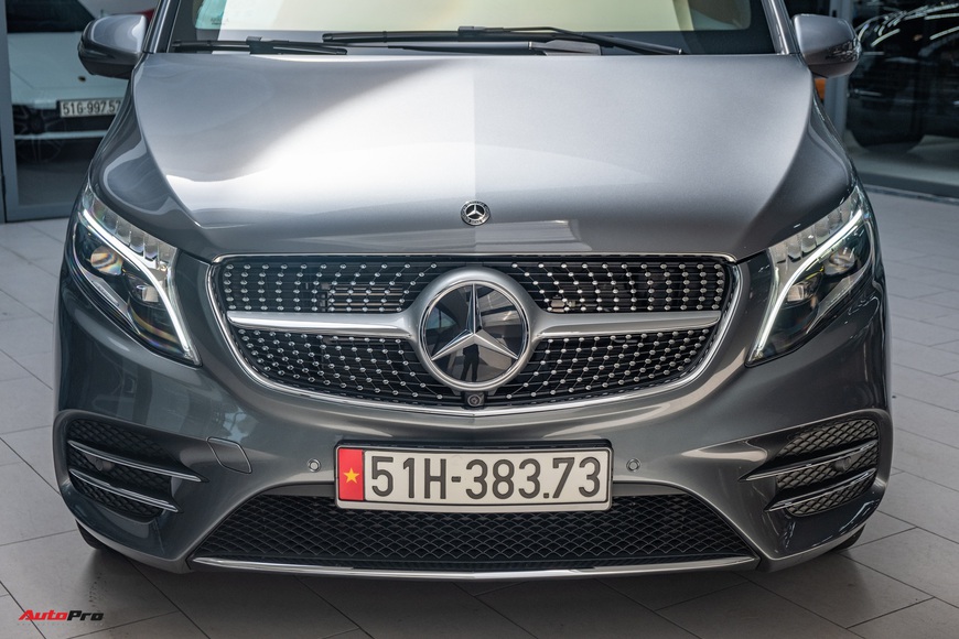 Đánh giá nhanh Mercedes-Benz V 250 AMG: Hơn 3 tỷ đổi đẳng cấp thương gia cho người Việt - Ảnh 4. Đánh giá nhanh Mercedes-Benz V 250 AMG: Hơn 3 tỷ đổi đẳng cấp thương gia cho người Việt - Ảnh 4.