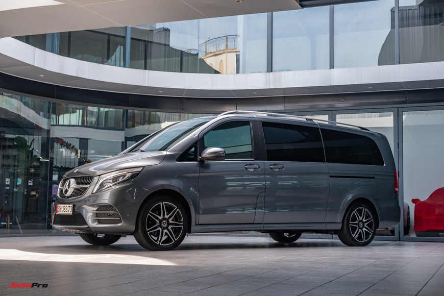 Đánh giá nhanh Mercedes-Benz V 250 AMG: Hơn 3 tỷ đổi đẳng cấp thương gia cho người Việt - Ảnh 7. Đánh giá nhanh Mercedes-Benz V 250 AMG: Hơn 3 tỷ đổi đẳng cấp thương gia cho người Việt - Ảnh 7.