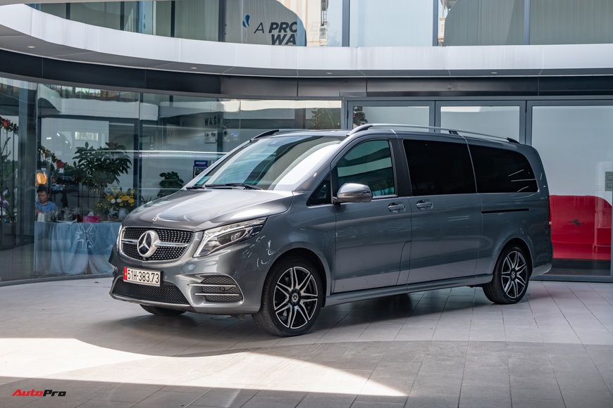 Đánh giá nhanh Mercedes-Benz V 250 AMG: Hơn 3 tỷ đổi đẳng cấp thương gia cho người Việt - Ảnh 3. Đánh giá nhanh Mercedes-Benz V 250 AMG: Hơn 3 tỷ đổi đẳng cấp thương gia cho người Việt - Ảnh 3.