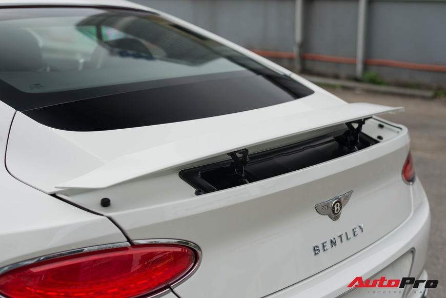 Đánh giá nhanh Bentley Continental GT V8: Hiểu vì sao bỏ hàng chục tỷ mua xe - Ảnh 4. Đánh giá nhanh Bentley Continental GT V8: Hiểu vì sao bỏ hàng chục tỷ mua xe - Ảnh 4.
