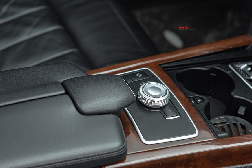 Đại gia Việt bán Mercedes-Benz E 300 độ ngược, giá rẻ hơn Mazda3 2019 hàng chục triệu đồng - Ảnh 7. Đại gia Việt bán Mercedes-Benz E 300 độ ngược, giá rẻ hơn Mazda3 2019 hàng chục triệu đồng - Ảnh 7.