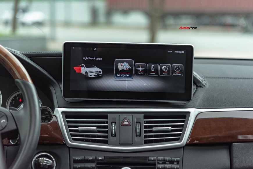 Đại gia Việt bán Mercedes-Benz E 300 độ ngược, giá rẻ hơn Mazda3 2019 hàng chục triệu đồng - Ảnh 6. Đại gia Việt bán Mercedes-Benz E 300 độ ngược, giá rẻ hơn Mazda3 2019 hàng chục triệu đồng - Ảnh 6.
