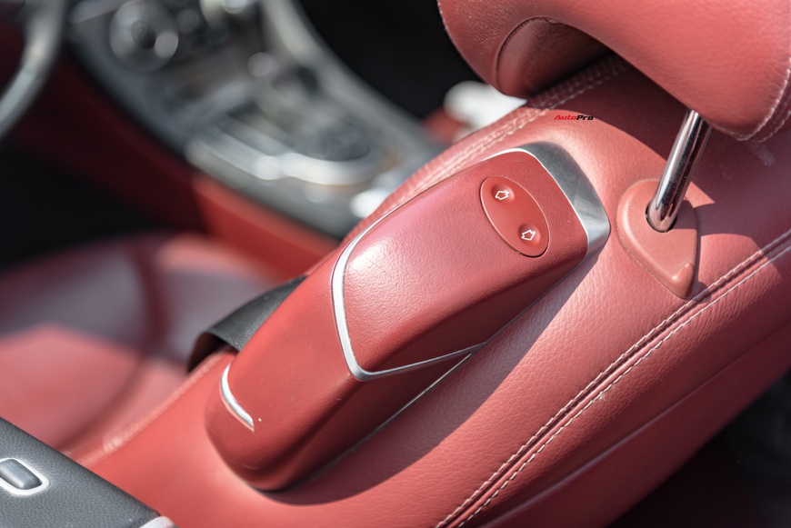 Cảm nhận nhanh xe nhà giàu Mercedes-Benz SL 550 sau 13 năm tuổi: mua gần 400 mã lực với giá Toyota Camry - Ảnh 10. Cảm nhận nhanh xe nhà giàu Mercedes-Benz SL 550 sau 13 năm tuổi: mua gần 400 mã lực với giá Toyota Camry - Ảnh 10.