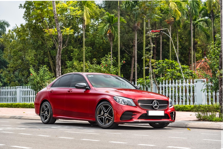Chạy 7.000 km, đại gia Việt vẫn bán Mercedes-Benz C300 AMG ngang ngửa giá mua mới - Ảnh 10. Chạy 7.000 km, đại gia Việt vẫn bán Mercedes-Benz C300 AMG ngang ngửa giá mua mới - Ảnh 10.