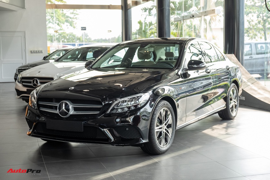 Đánh giá nhanh Mercedes-Benz C 180 - Xe sang quốc dân thay thế sedan D phổ thông - Ảnh 11. Đánh giá nhanh Mercedes-Benz C 180 - Xe sang quốc dân thay thế sedan D phổ thông - Ảnh 11.