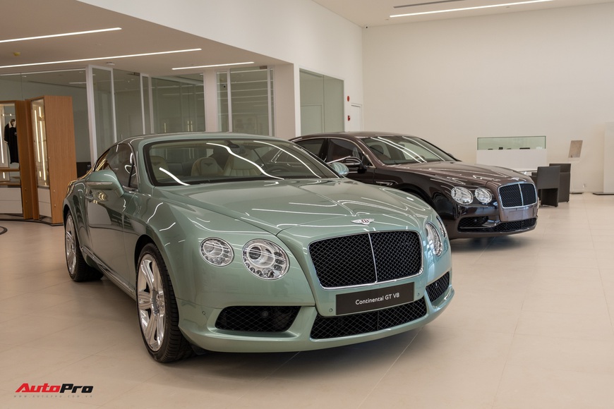 Đột nhập showroom siêu xe, siêu sang lớn nhất Việt Nam sắp khai trương: Ngoài Lamborghini, Bentley, Aston Martin còn 2 thương hiệu bí ẩn khác - Ảnh 4. Đột nhập showroom siêu xe, siêu sang lớn nhất Việt Nam sắp khai trương: Ngoài Lamborghini, Bentley, Aston Martin còn 2 thương hiệu bí ẩn khác - Ảnh 4.