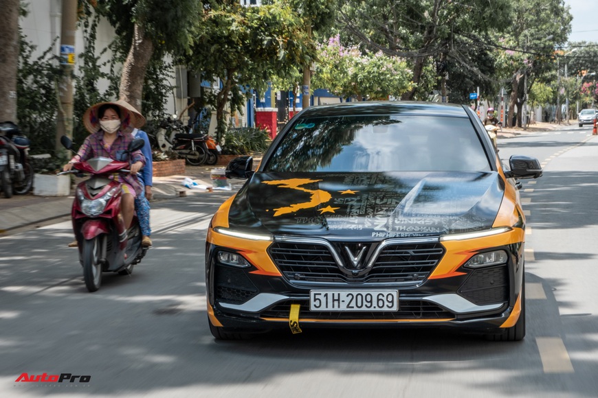 VinFast Lux A2.0 chất chơi của người Sài Gòn: Hạ gầm, độ pô, tăng công suất và lột xác bằng bộ cánh mua bản quyền từ nước ngoài - Ảnh 4. VinFast Lux A2.0 chất chơi của người Sài Gòn: Hạ gầm, độ pô, tăng công suất và lột xác bằng bộ cánh mua bản quyền từ nước ngoài - Ảnh 4.