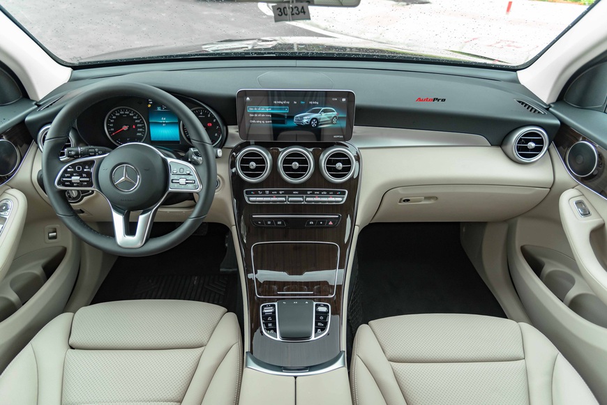 Mercedes-Benz GLC 2020 bản giá rẻ đầu tiên lên sàn xe cũ, rẻ hơn gần 200 triệu đồng so với mua mới - Ảnh 4.