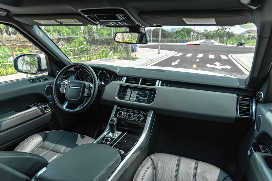 Đây là chiếc xe dành cho đại gia Việt thích Range Rover nhưng lại chỉ đủ tiền tậu Mercedes-Benz GLC - Ảnh 4. Đây là chiếc xe dành cho đại gia Việt thích Range Rover nhưng lại chỉ đủ tiền tậu Mercedes-Benz GLC - Ảnh 4.